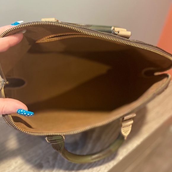 Authentic Louis Vuitton Alma - Picture 3 of 13
